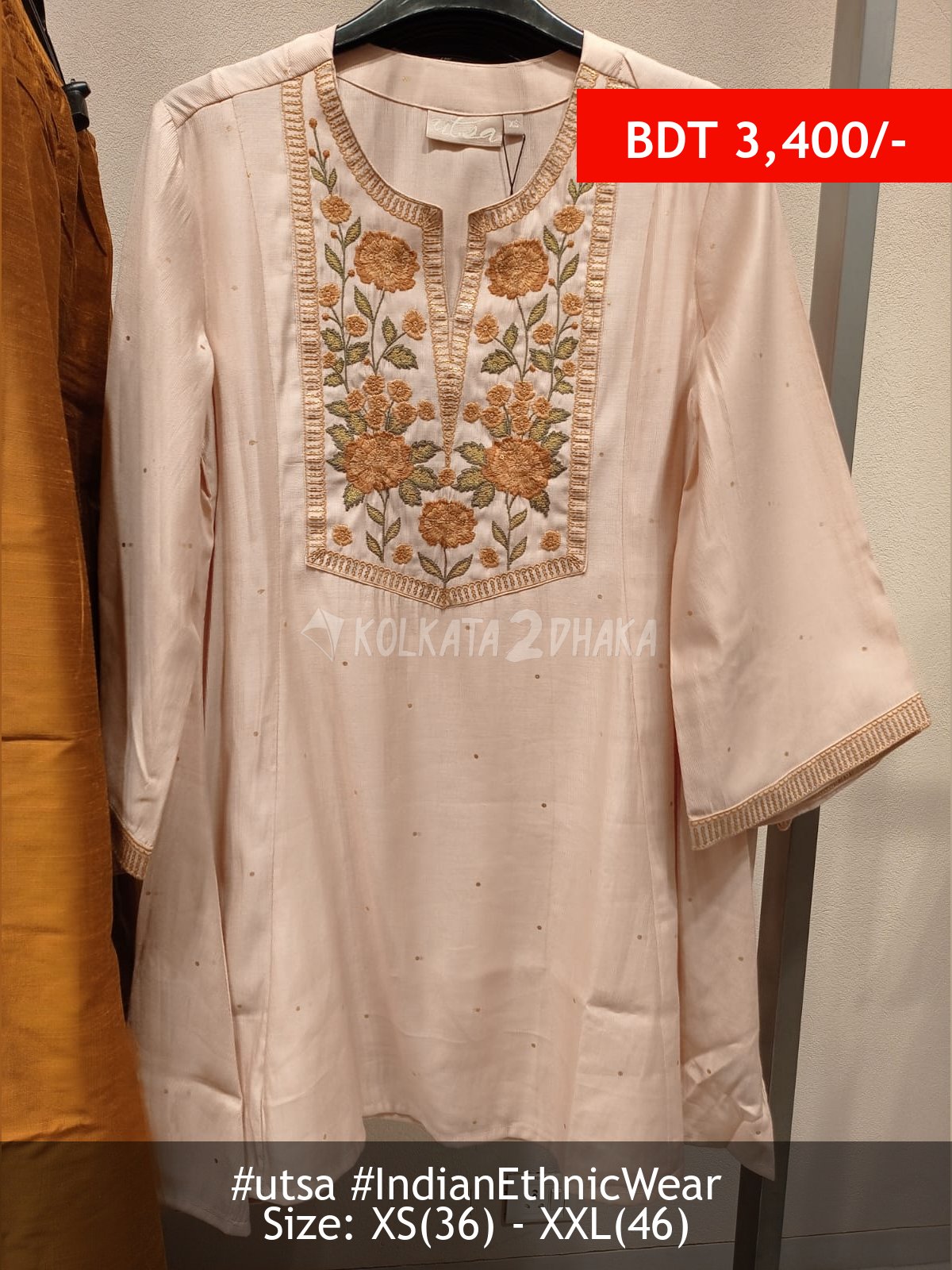 Utsa Off white Top
