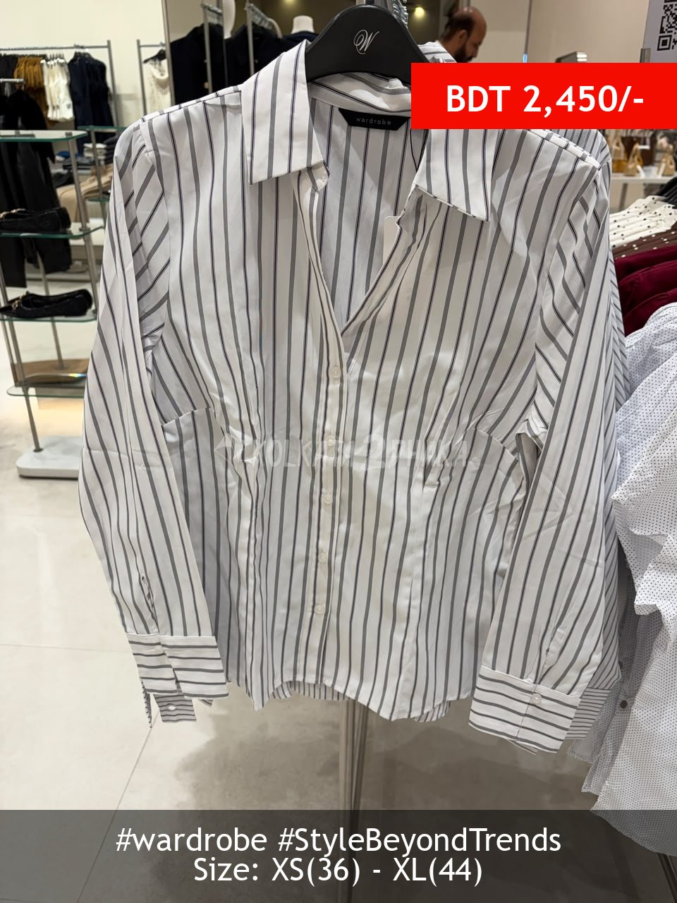 Wardrobe ivory black shirt