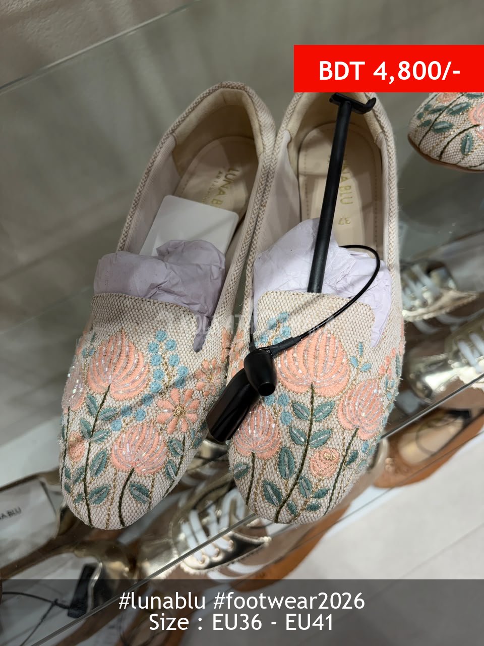 Lunablu pink shoe