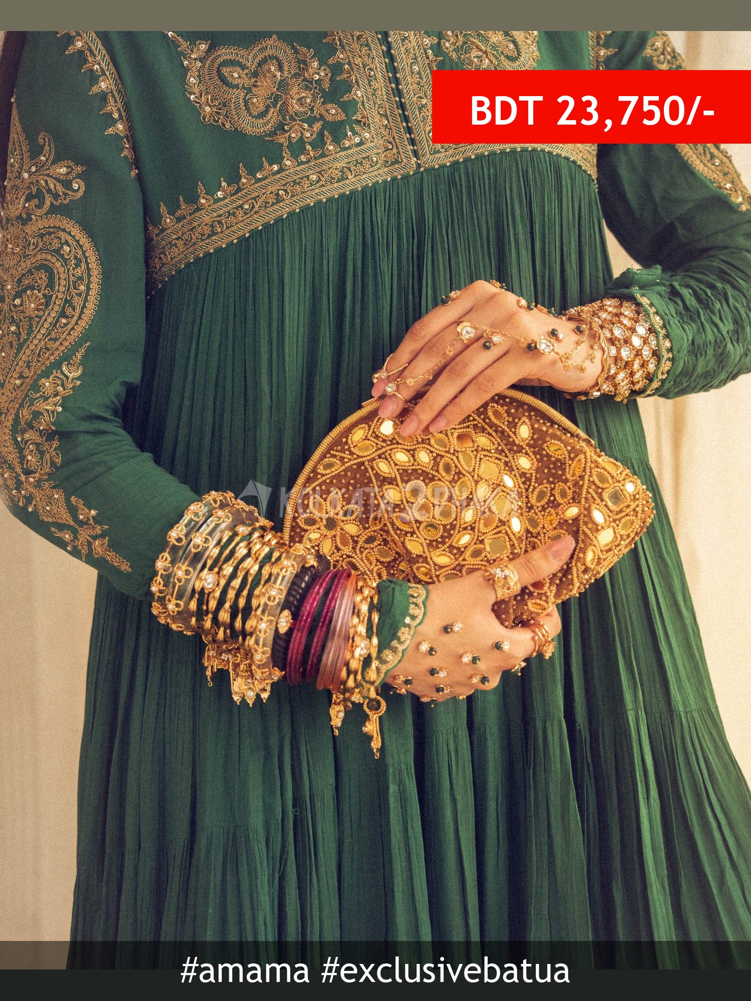 AMAMA Sheeshmahal Lippan Batua in Gold