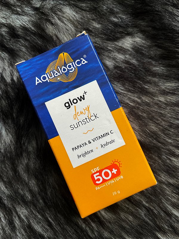 aqualogica-glow-dewy-sunstick-spf-50-pa-20-gm